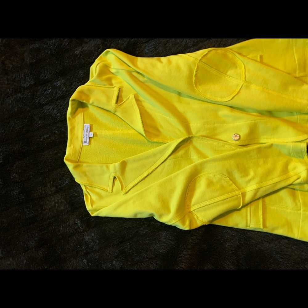 Yellow blazer